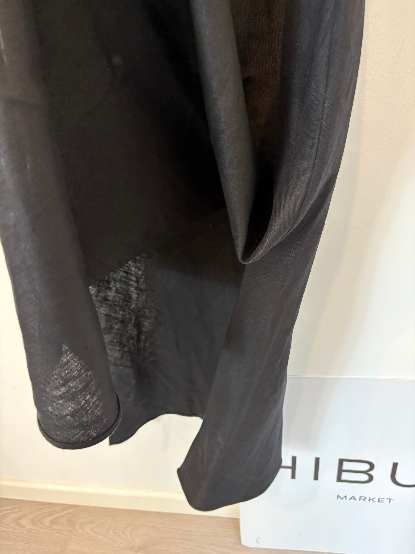 MASSIMO DUTTI. Vestido negro midi de lino
