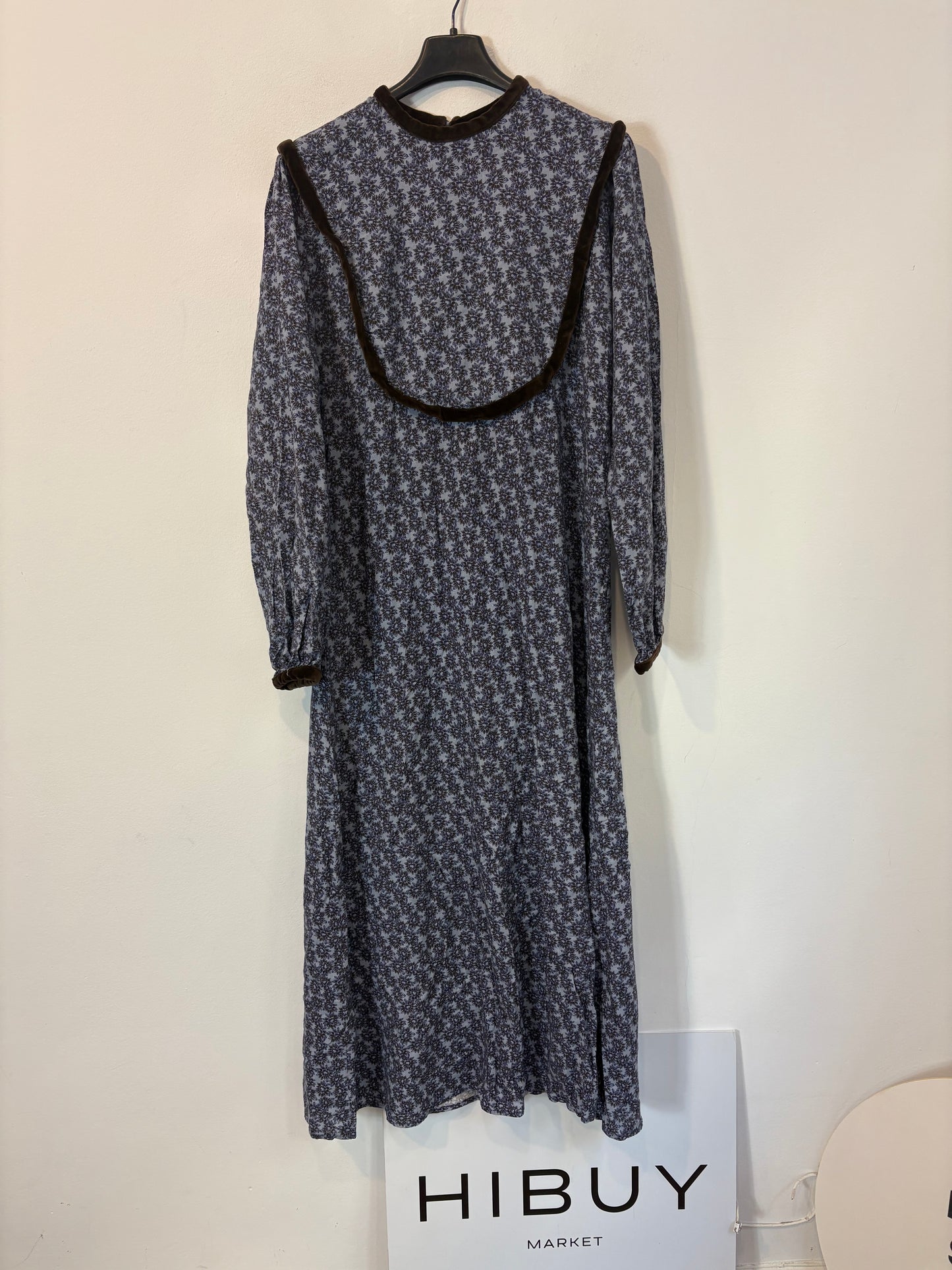 JOSEPHINE. Vestido midi estampado detalles en terciopelo