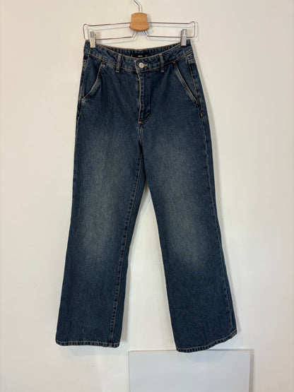 MANGO. Denim pata ancha tiro medio