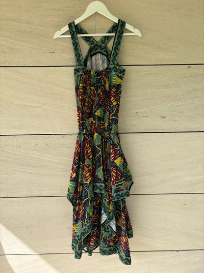 Vestido midi estampado volantes