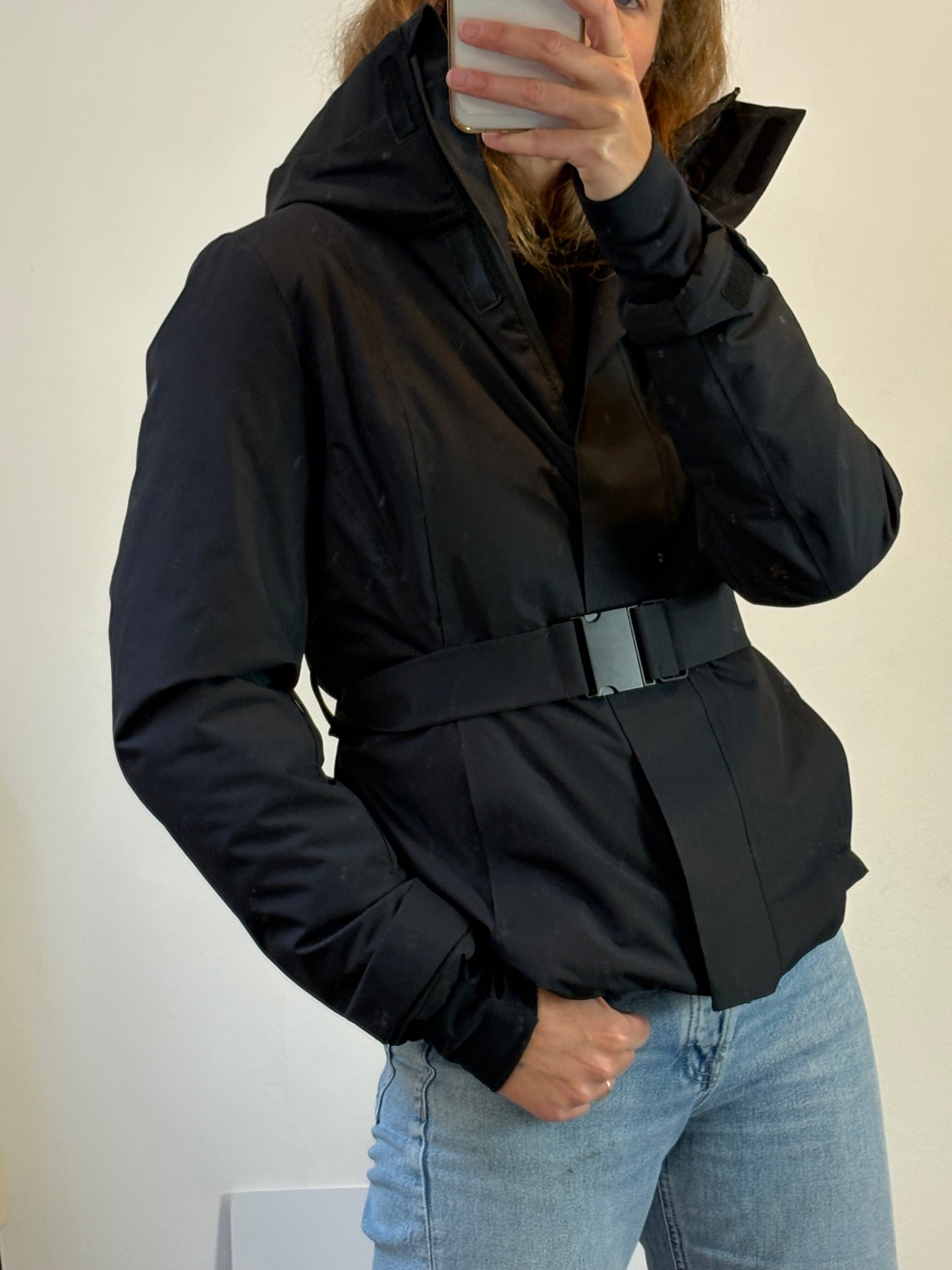 OYSHO. Plumas negro ski