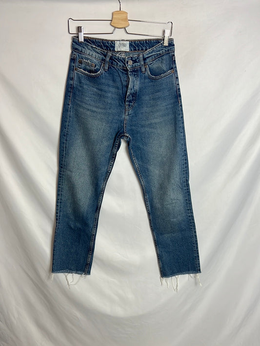 ZARA. Denim recto desflecado. T 36