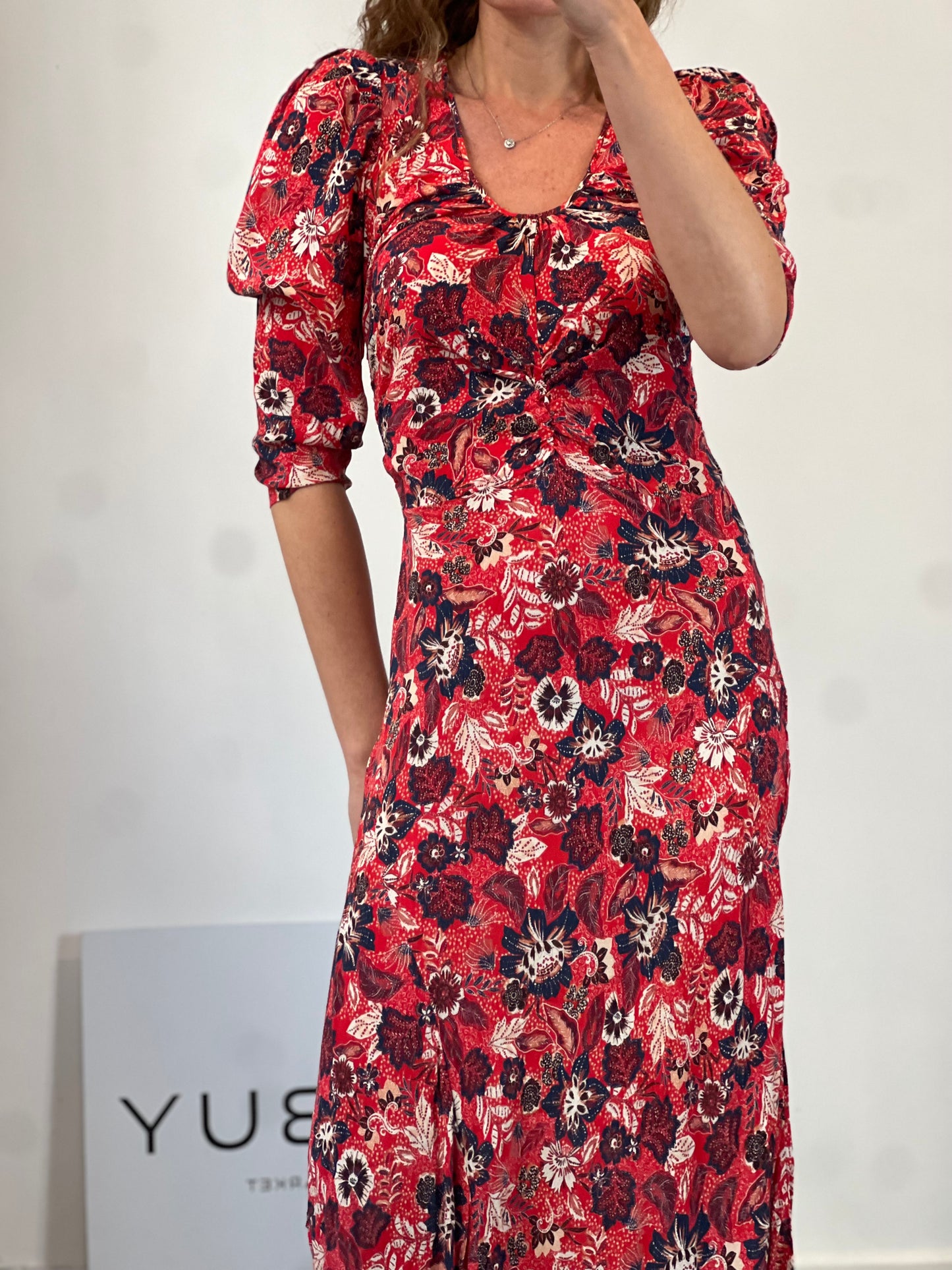 SOPHIE AND LUCIE. Vestido midi rojo estampado. T 38