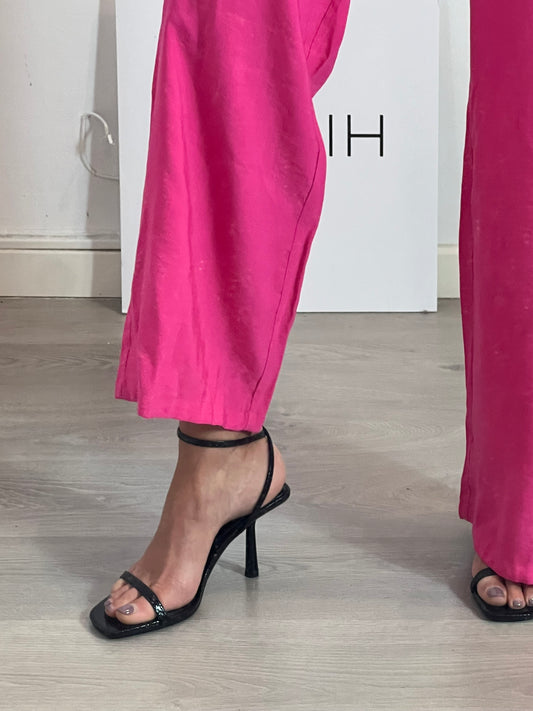 ZARA. Sandalias negras efecto serpiente T.40