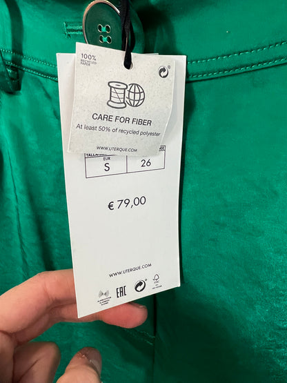UTERQÜE. Falda verde satinada
