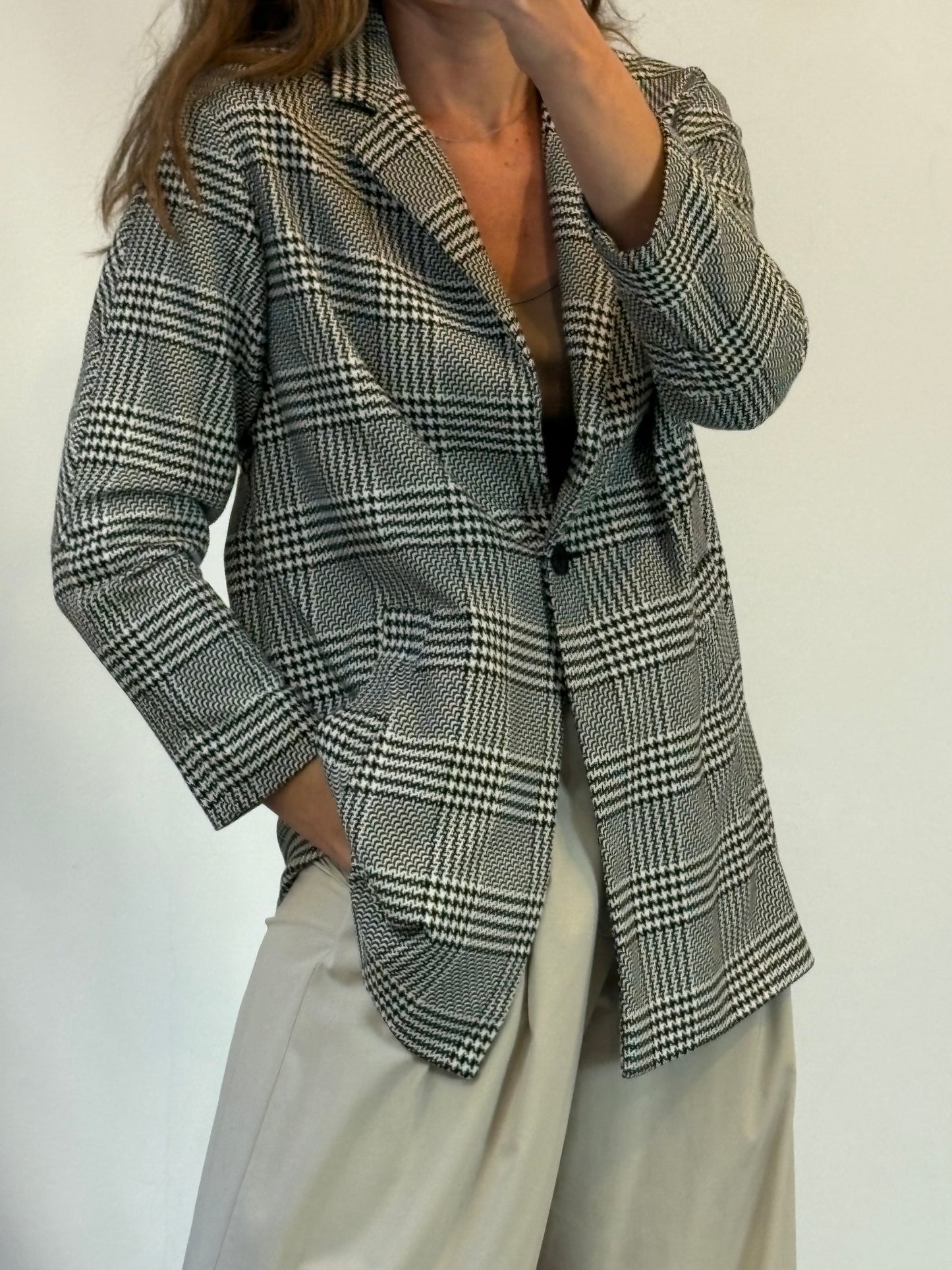ZARA. Chaqueta larga pata de gallo