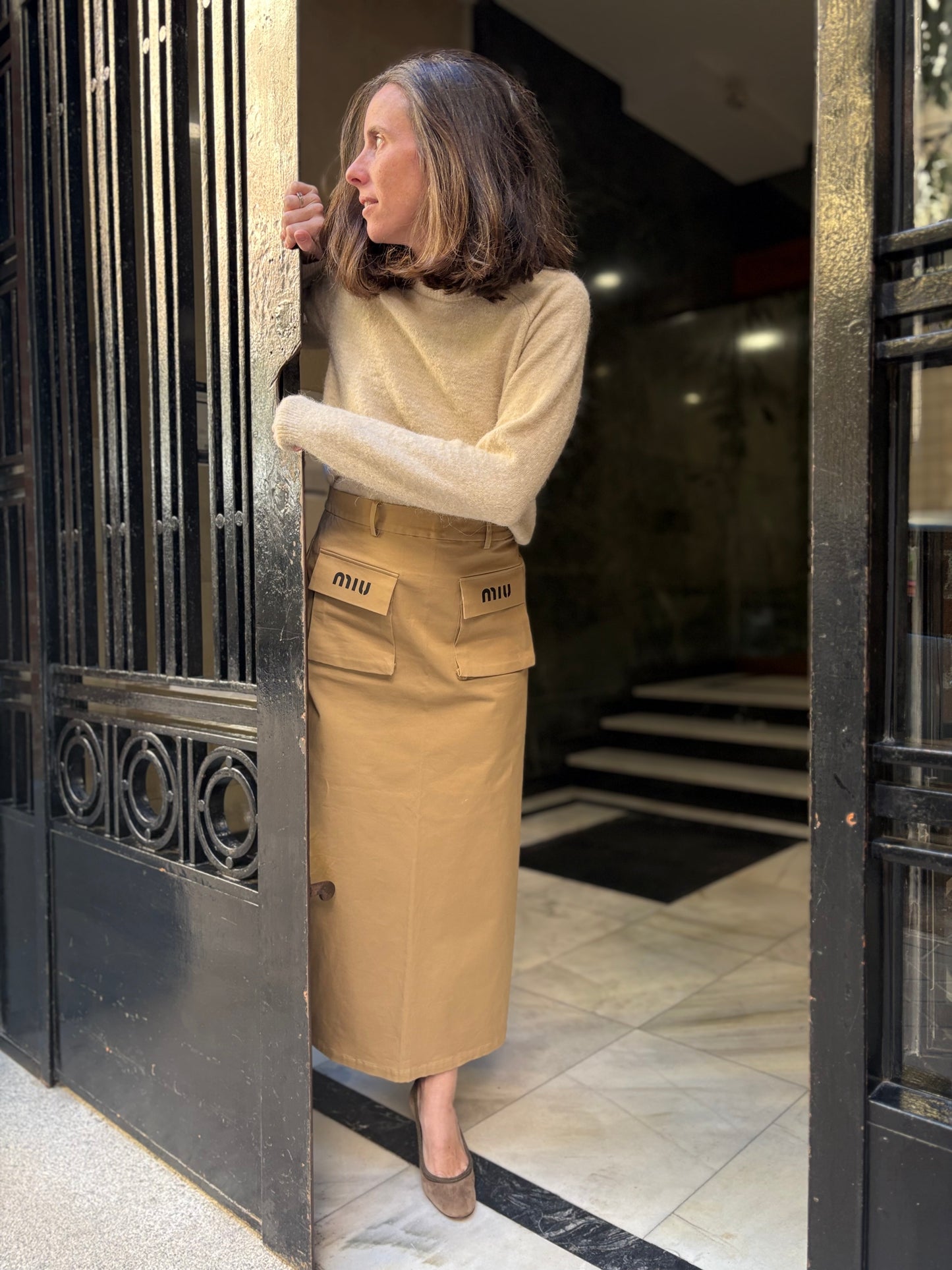 MIU MIU. Falda midi bolsillos T.m