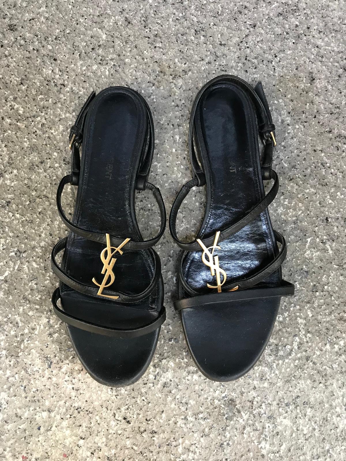 SAINT LAURENT. Sandalia negra piel Cassandra. T 38