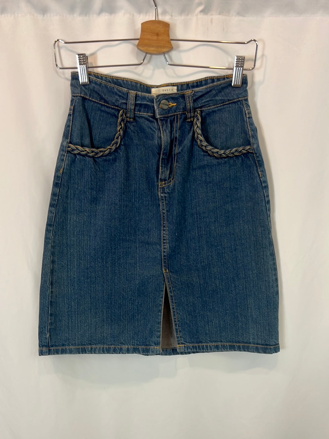 SHANA. Denim skirt with pocket detail Ts