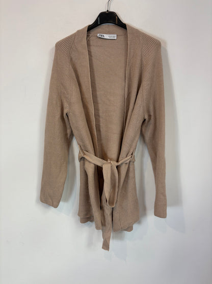 ZARA. Cárdigan beige canalé