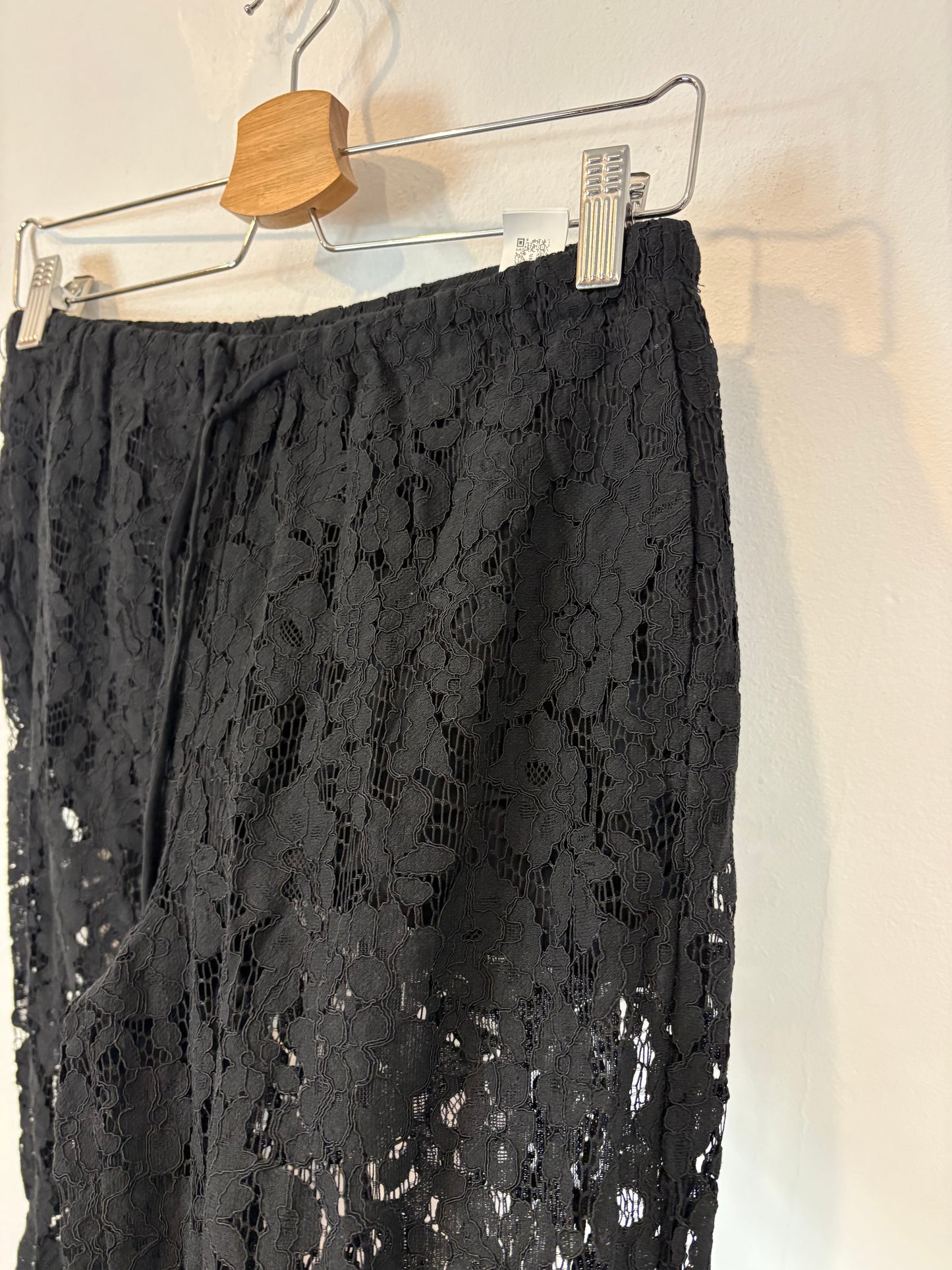 ZARA. Conjunto negro encaje