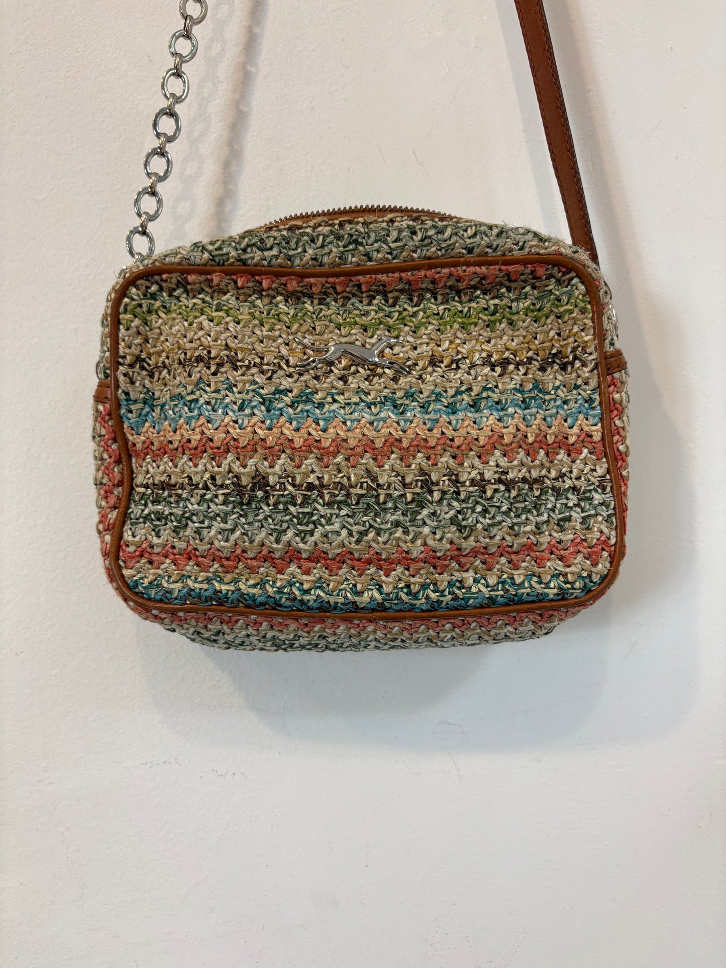 BIMBA Y LOLA. Bolso trenzado colores