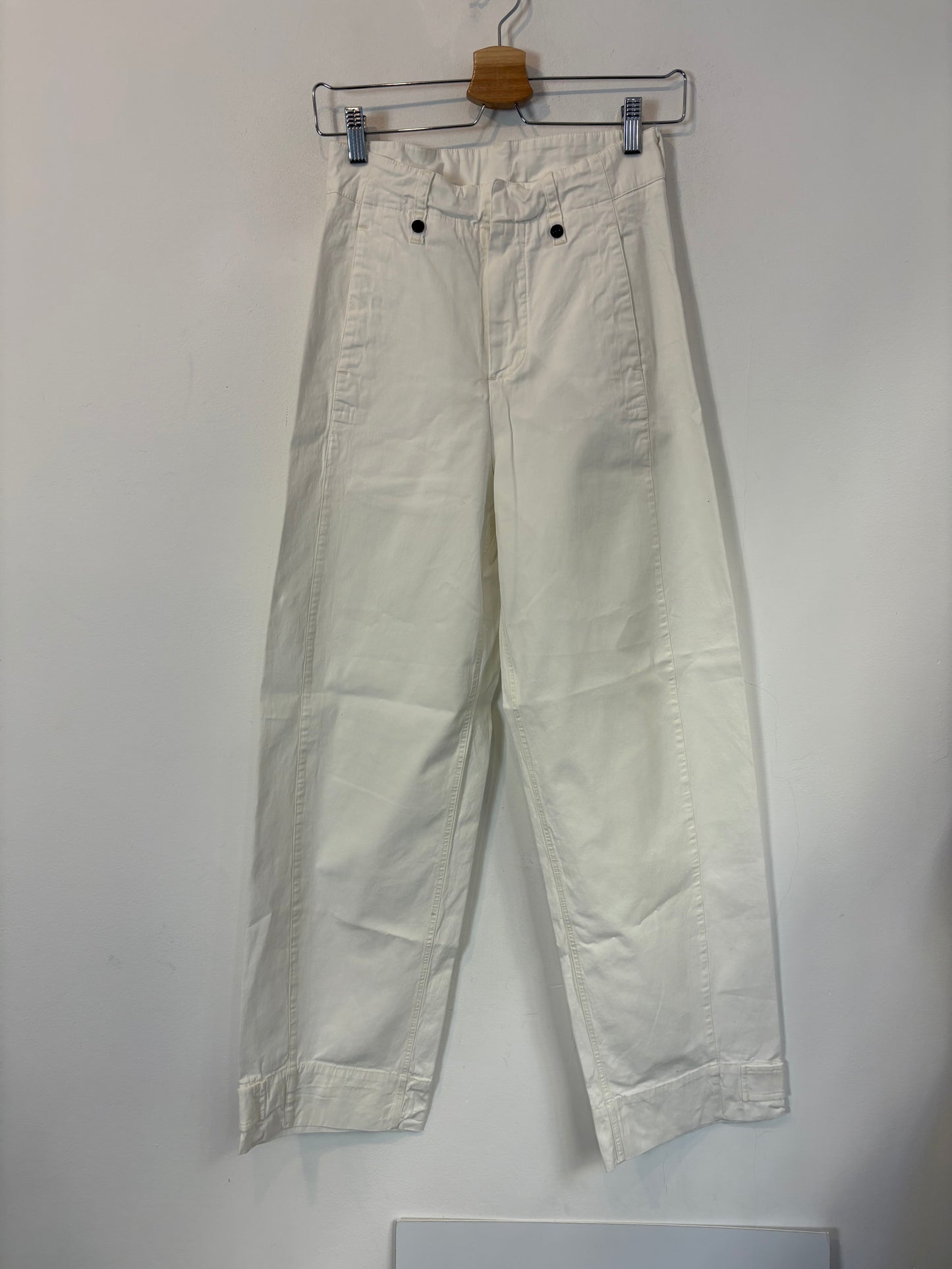 SHON MOTT. Denim ligero blanco pata ancha