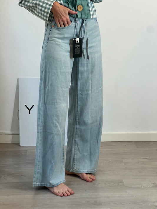 LEVI'S. Pantalón denim culotte T.24