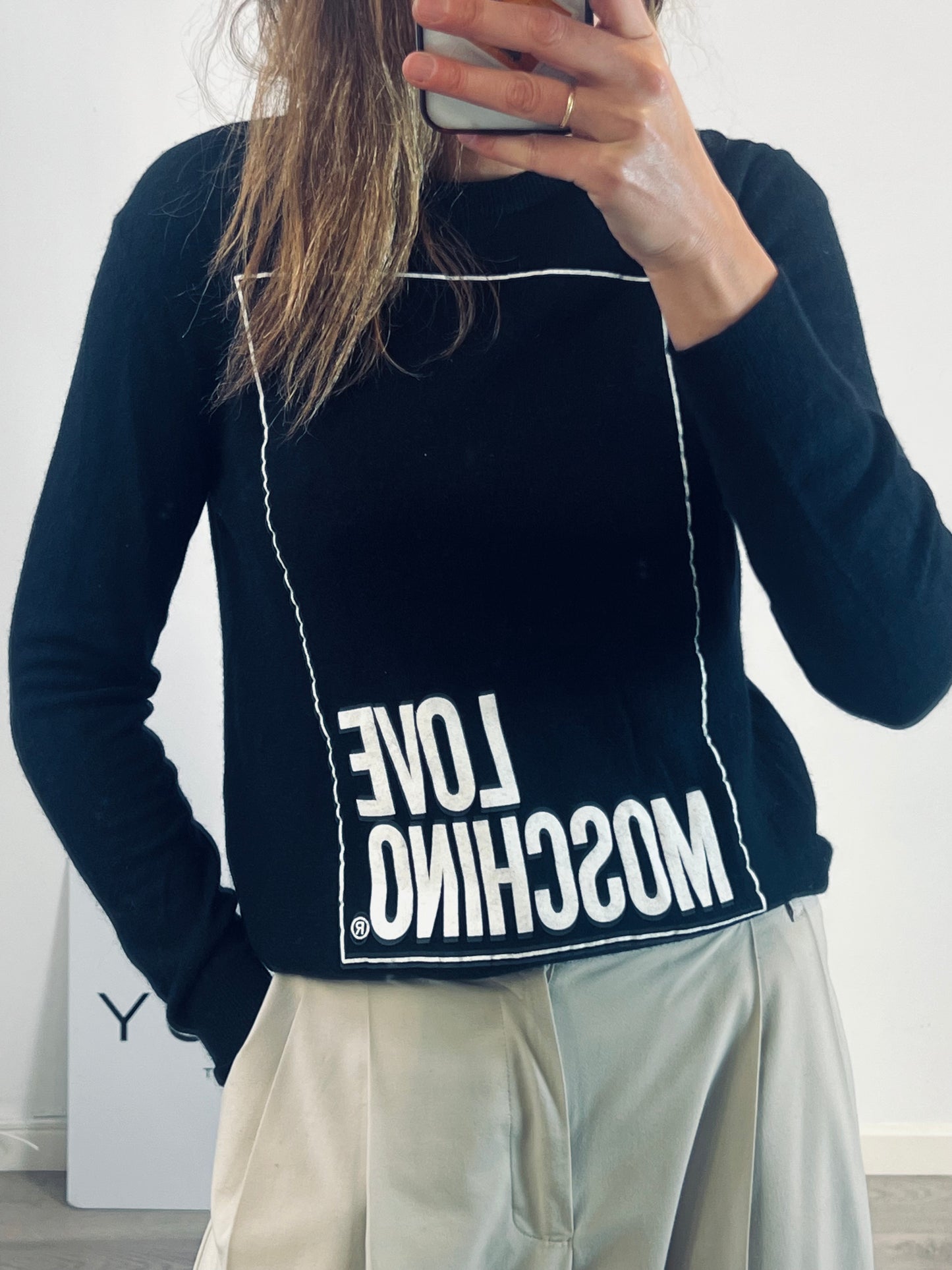 LOVE MOSCHINO. Jersey negro logo con lana. T S