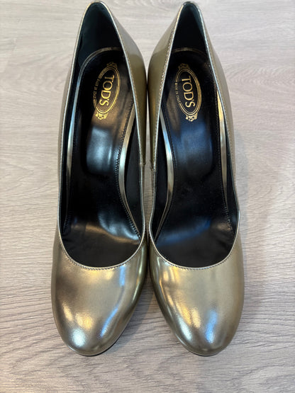 TOD'S. Tacones metalizados. T 39,5