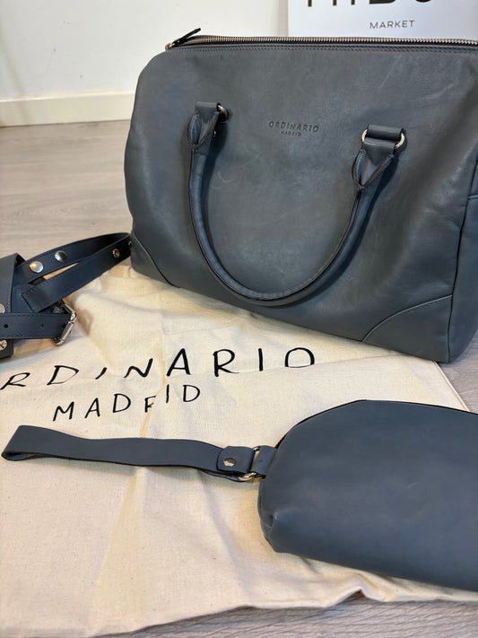 ORDINARIO MADRID. Bolso piel azul doble asa