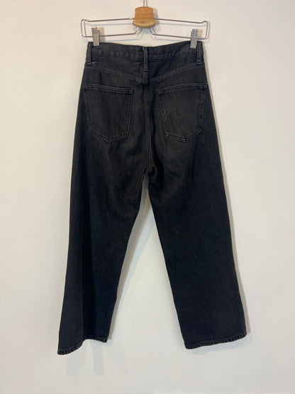MANGO. Black buttoned straight denim. T 36