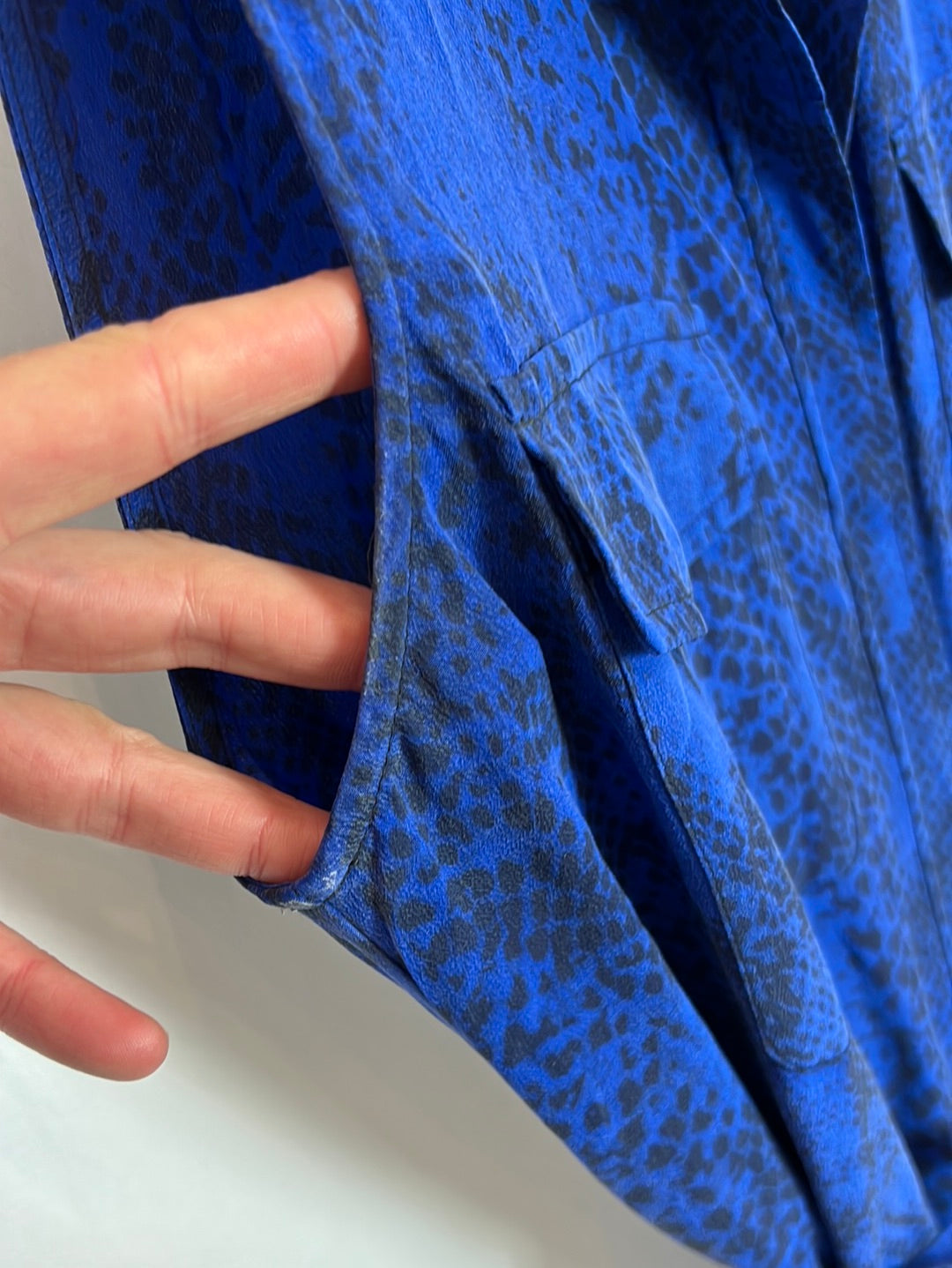 EQUIPMENT. Vestido largo seda azul print. T M