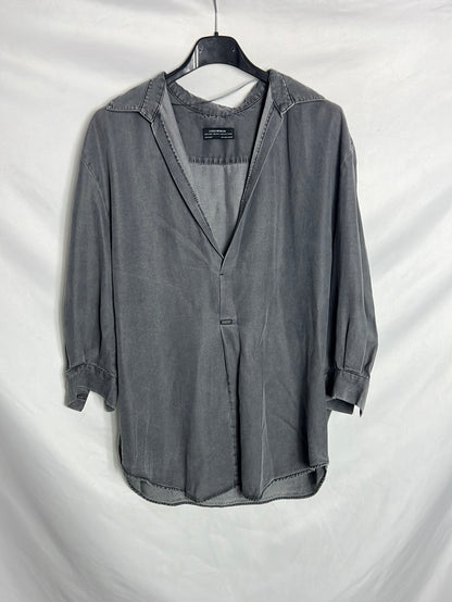 ZARA. Blusa gris fluida gris. T S