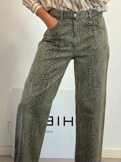 ZARA. Denim estampado pata ancha