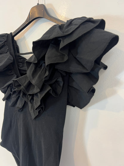 ZARA. Body negro volantes. T L