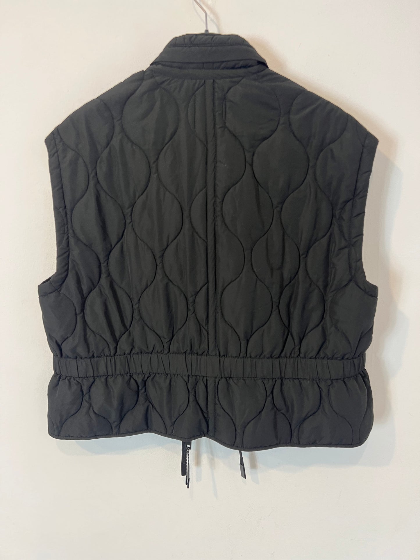 ZARA. plumas negro sin mangas T.s