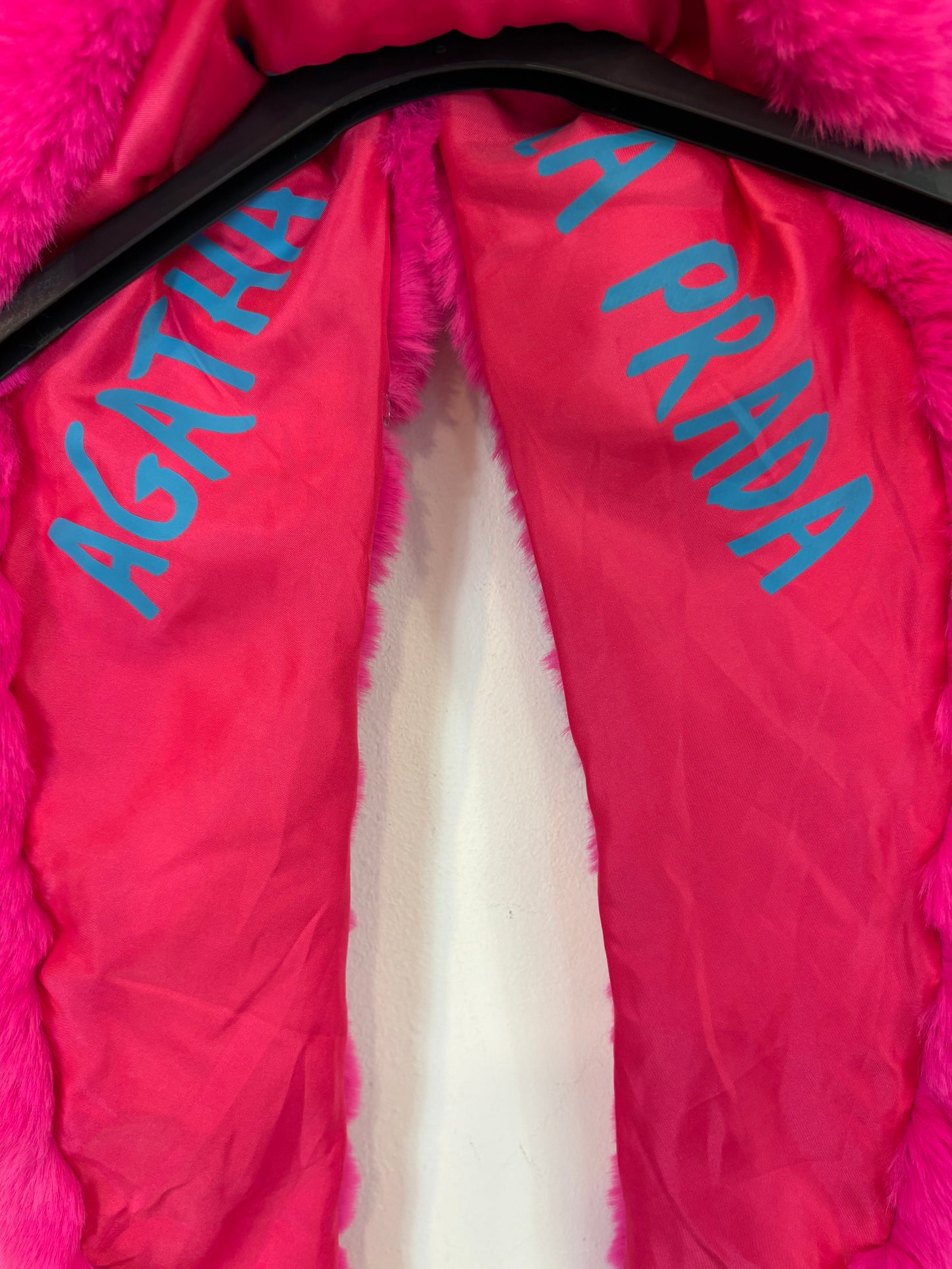 AGATHA RUIZ DE LA PRADA. Pink fur collar