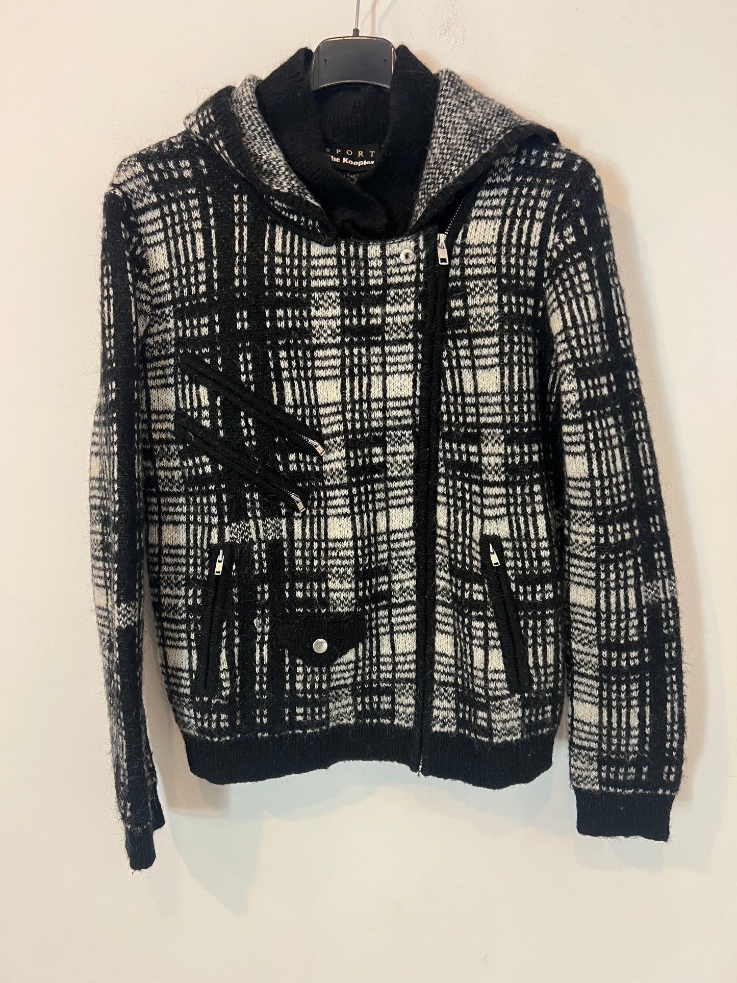 THE KOOPLES. Chaqueta punto con lana blanca y negra. T S
