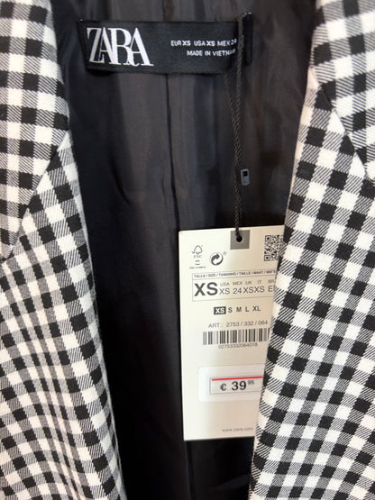 ZARA. Black and white gingham blazer. Size XS