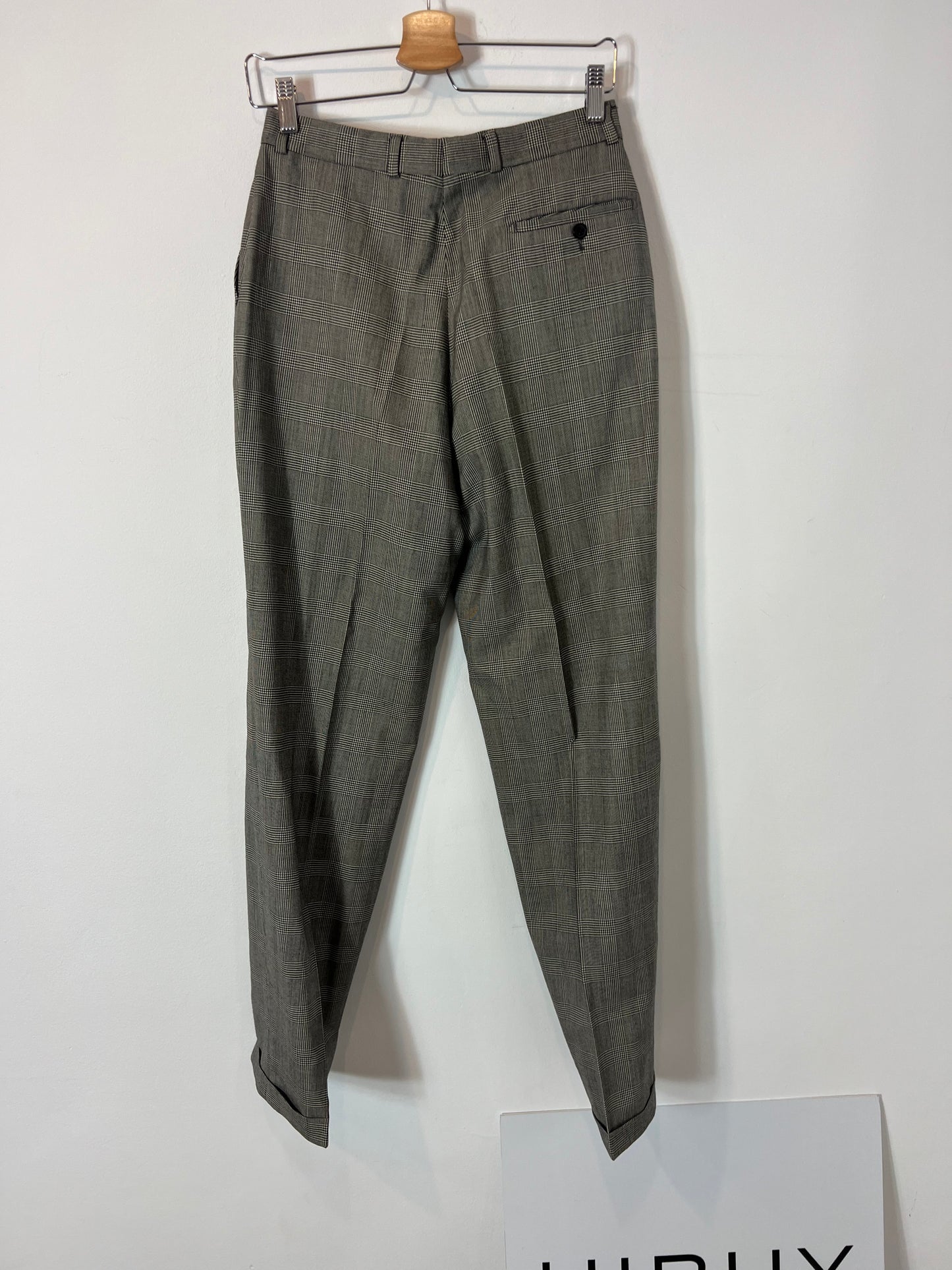 WINDSOR. Pantalón pinzas pata de gallo. T 40 (36)