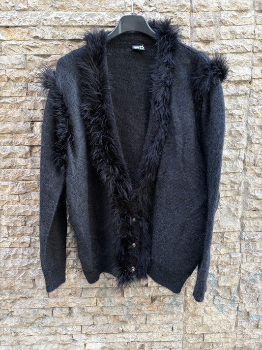 OTRAS. Chaqueta negra mohair pelito