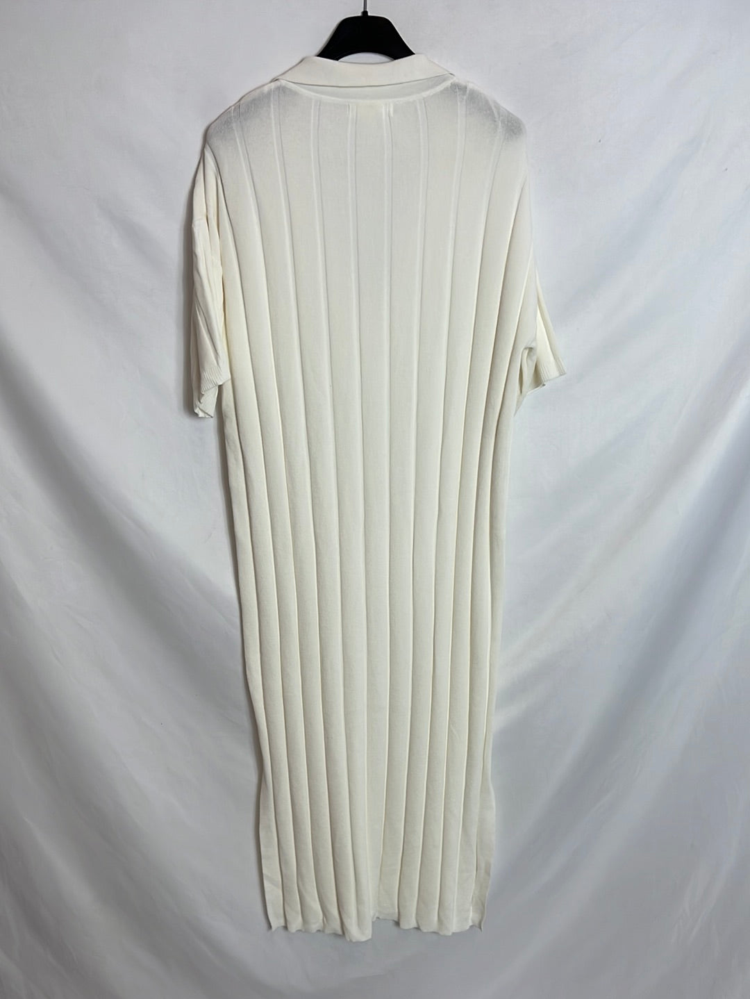 H&amp;M. White ribbed midi dress. Size XS