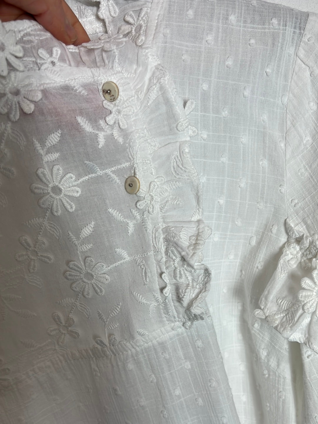 COSTER COPENHAGEN. Blusa plumeti bordados. T 34