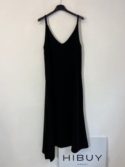 OTRAS. Vestido negro largo bolsillos