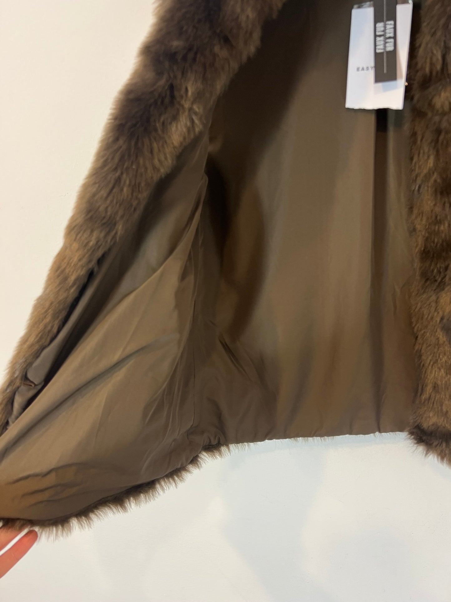 EASY WEAR. Chaleco pelo marrón chocolate. T M