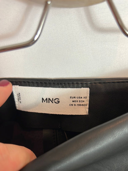 MANGO. Falda cruzada efecto piel T.xs