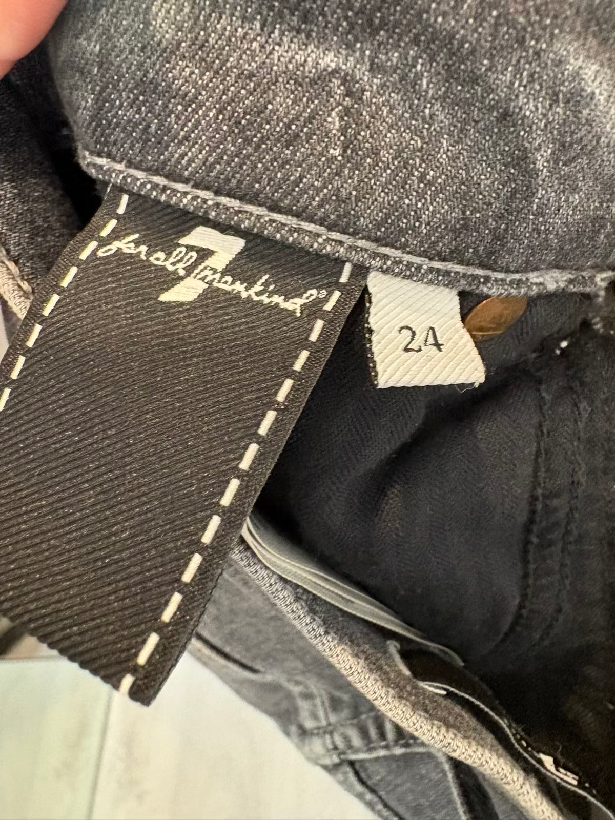 FOR ALL 7 MANKIND. Denim gris ligeramente acampanado