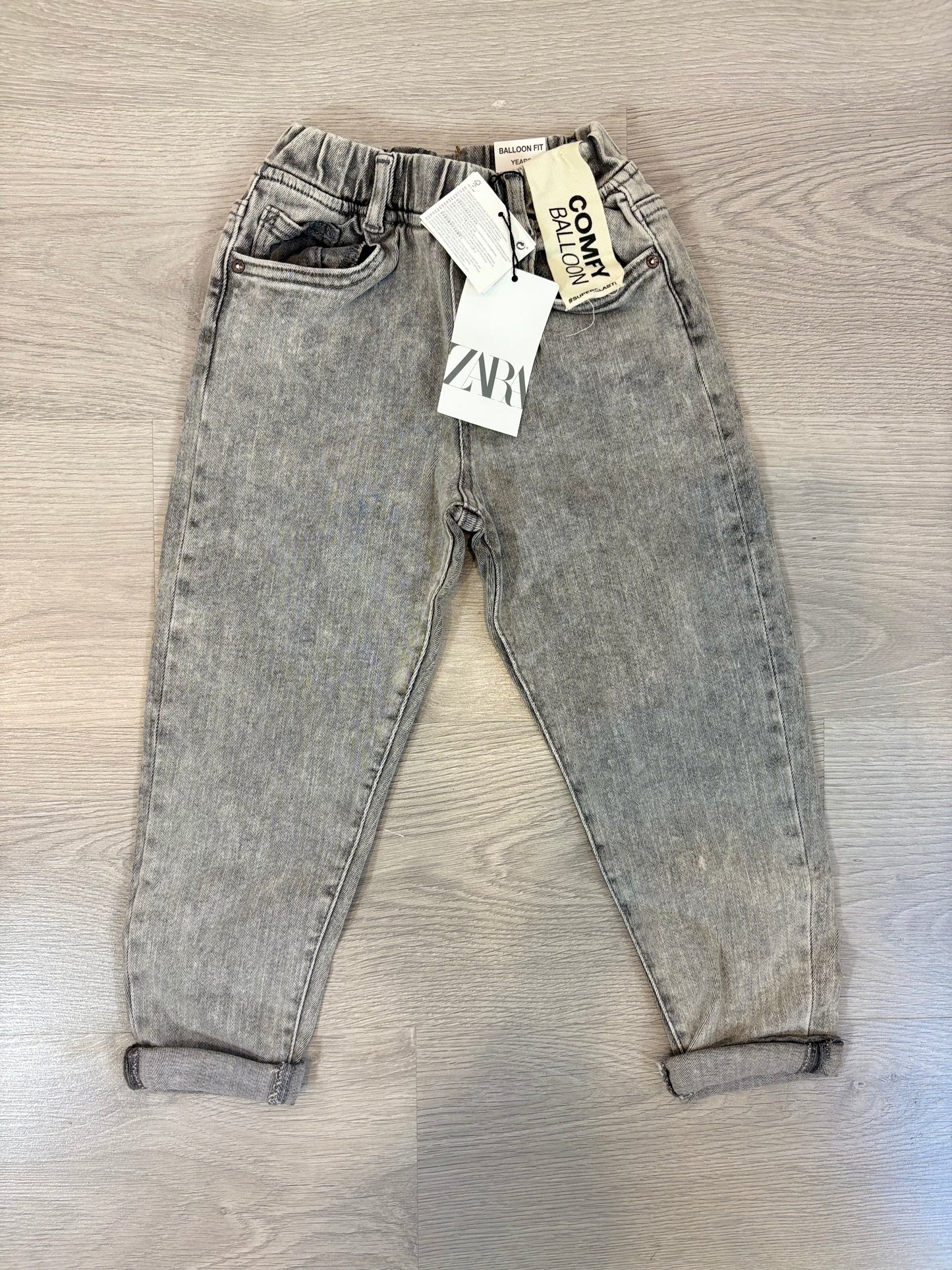 ZARA. Gray denim with elastic waistband. Size 6 years