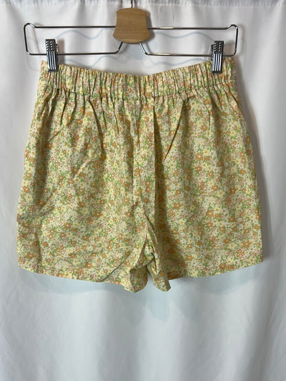 VILA. Floral shorts size 34
