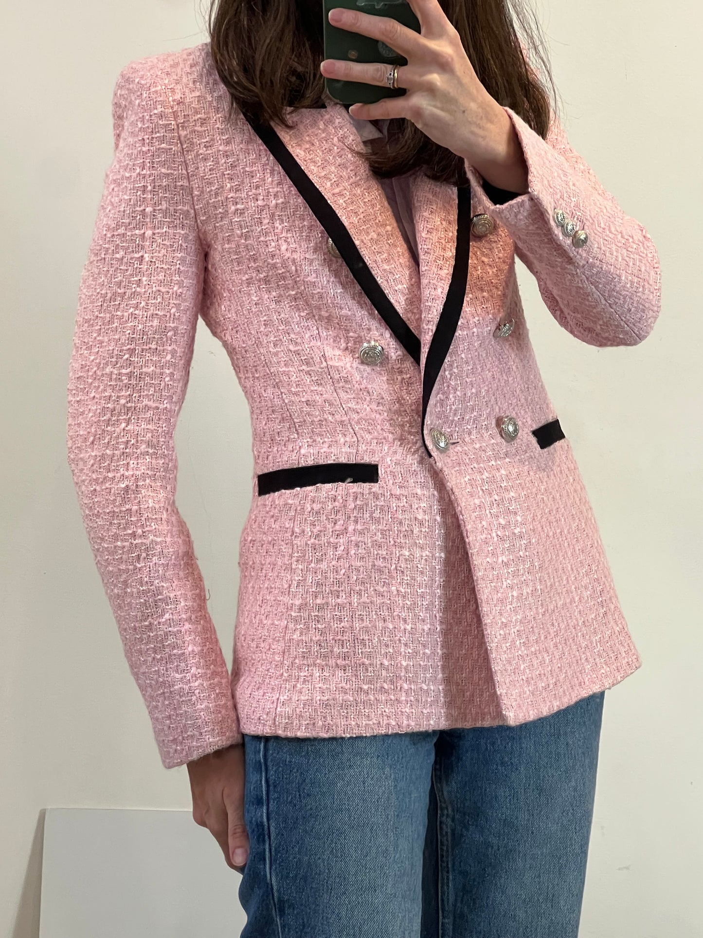 ZARA. Blazer rosa y negra tweed