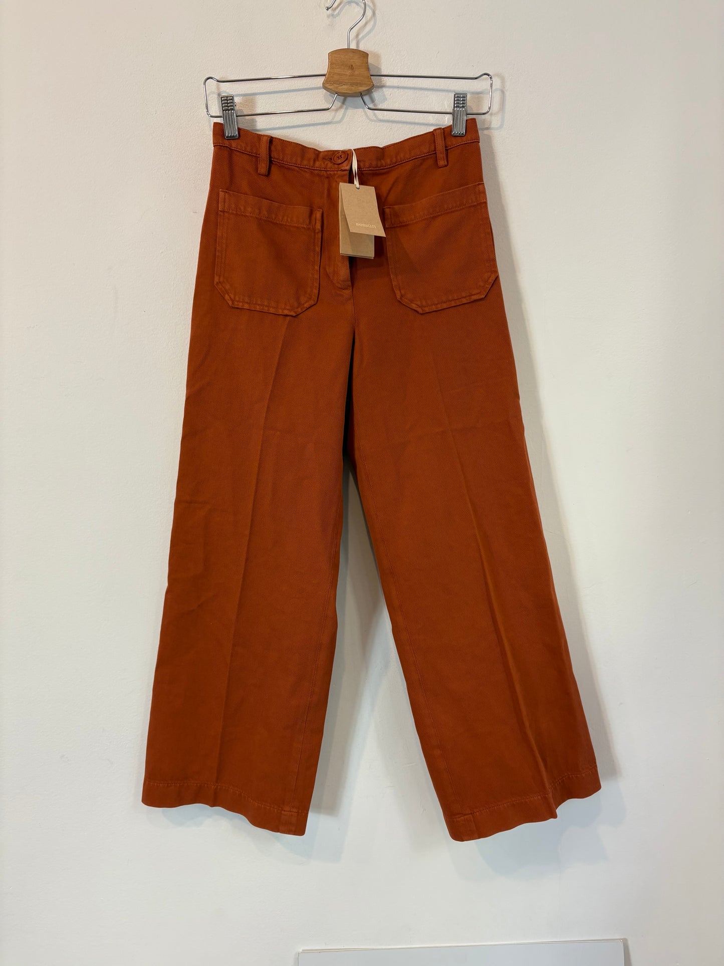 SESSÚN. Green corduroy trousers. Size 36