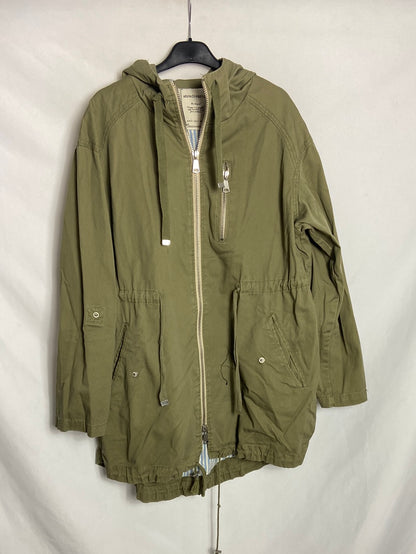 STRADIVARIUS. Parka verde larga. T S