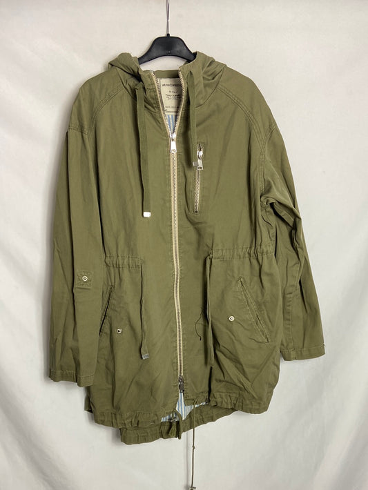 STRADIVARIUS. Parka verde larga. T S