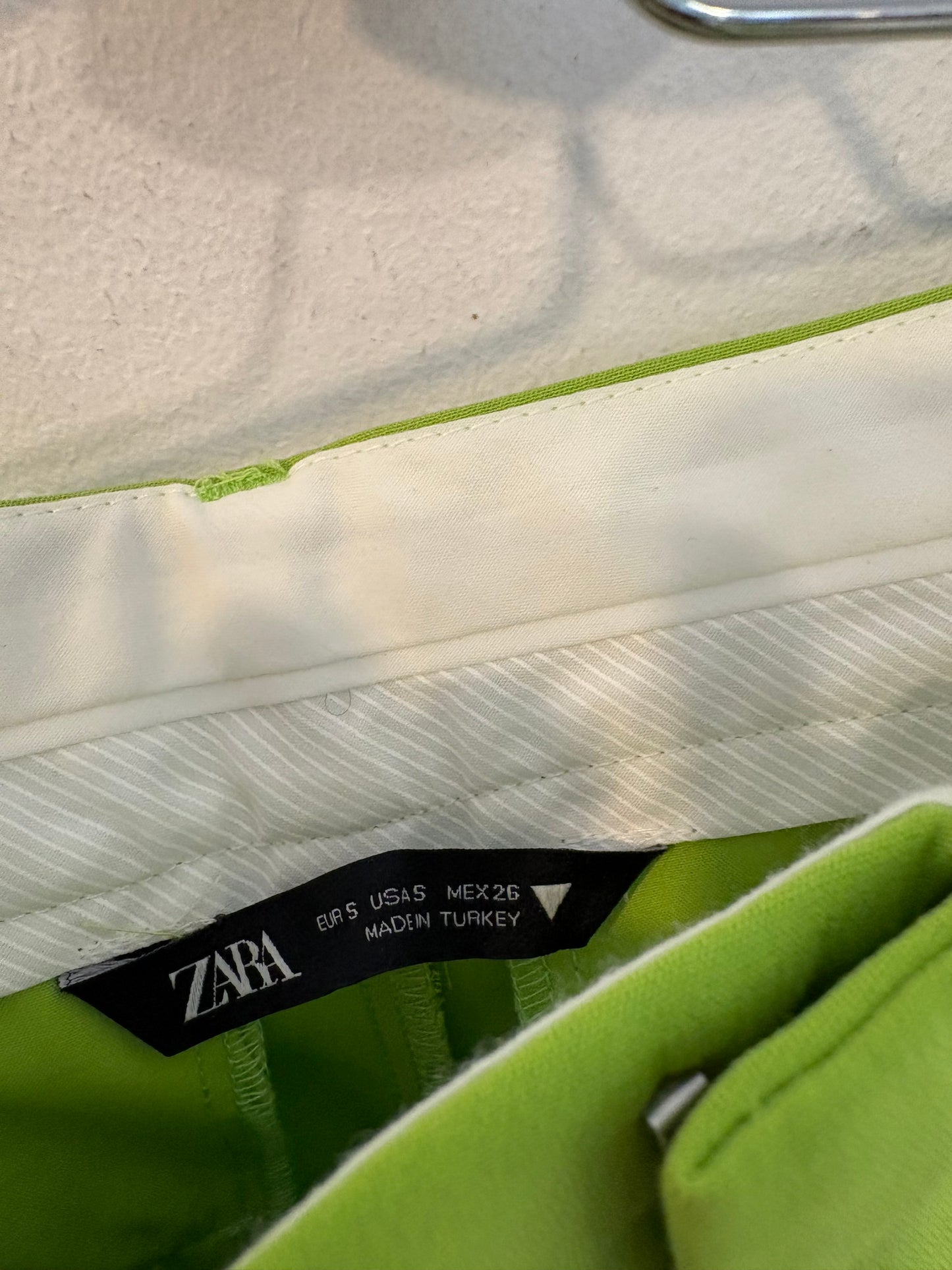 ZARA. Total look blazer y pantalón verde. T XS/S