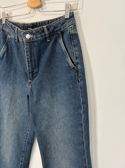 MANGO. Denim pata ancha tiro medio