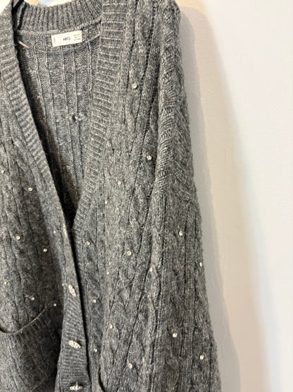 MANGO. Chaqueta gris ocho pedreria