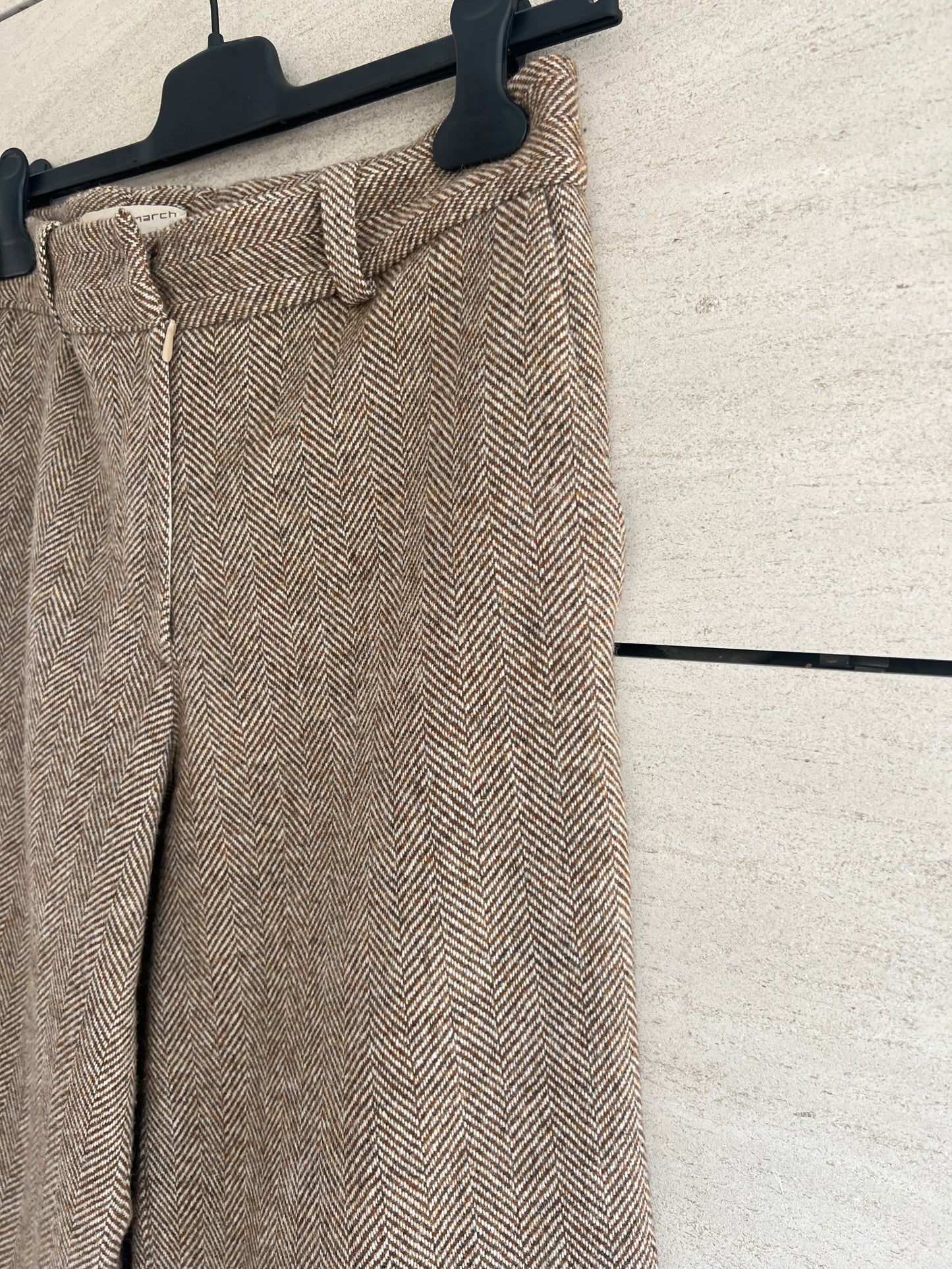 CARMEN MARCH. `Pantalón lana jaspeado beiges. T M