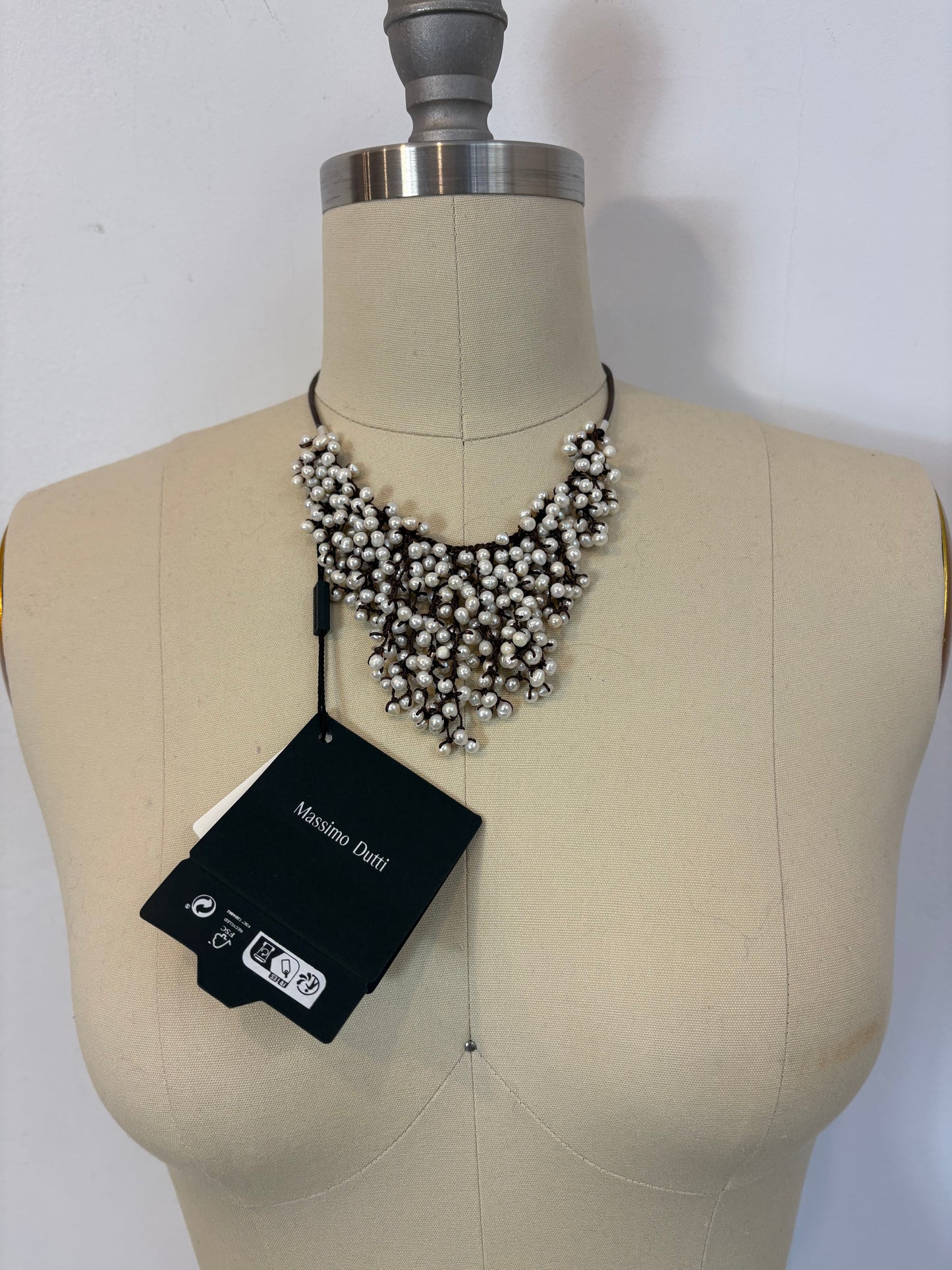 MASSIMO DUTTI. Collar ajustable perlas mini