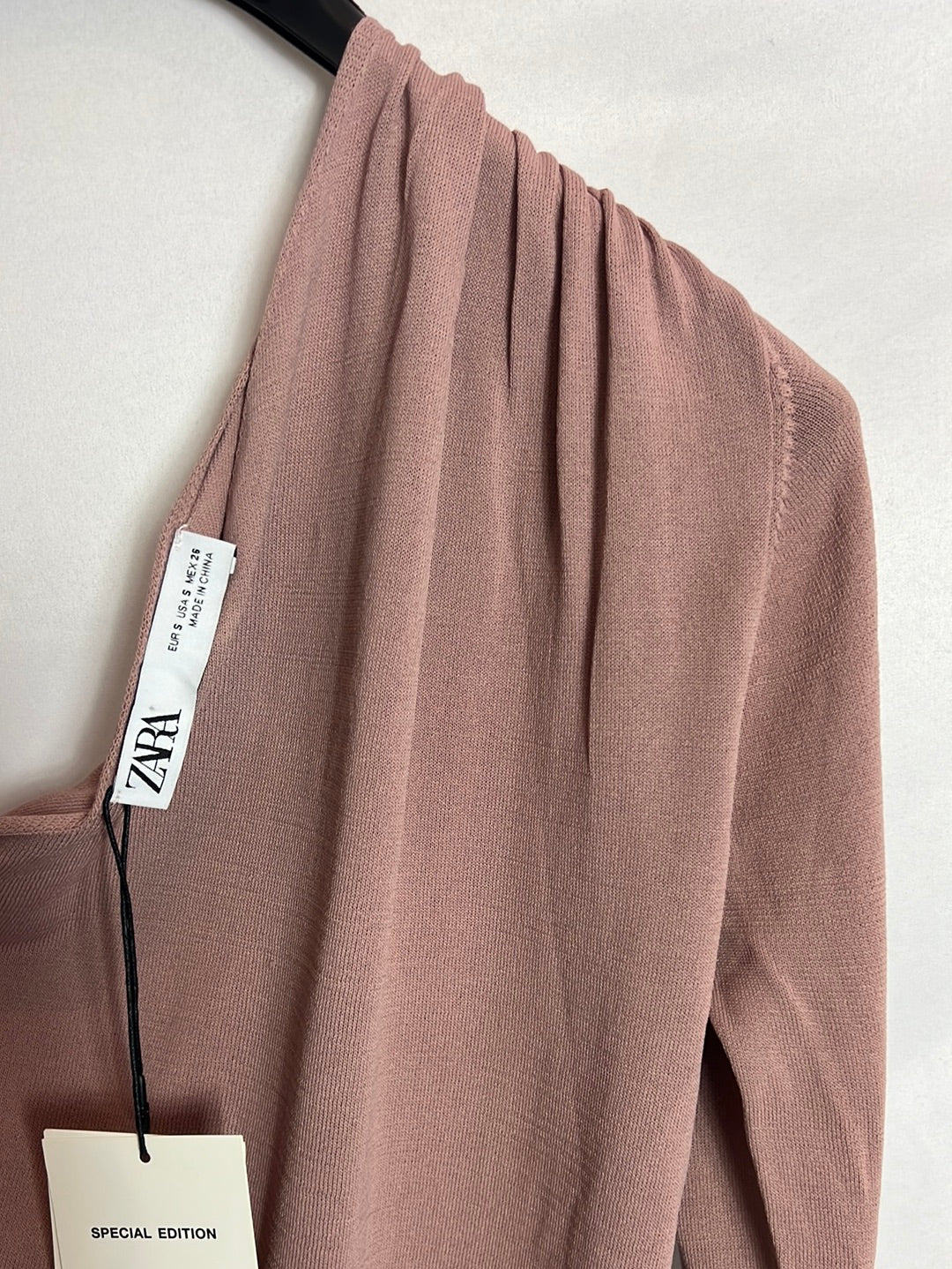 ZARA. Top punto asimétrico rosa palo. T S